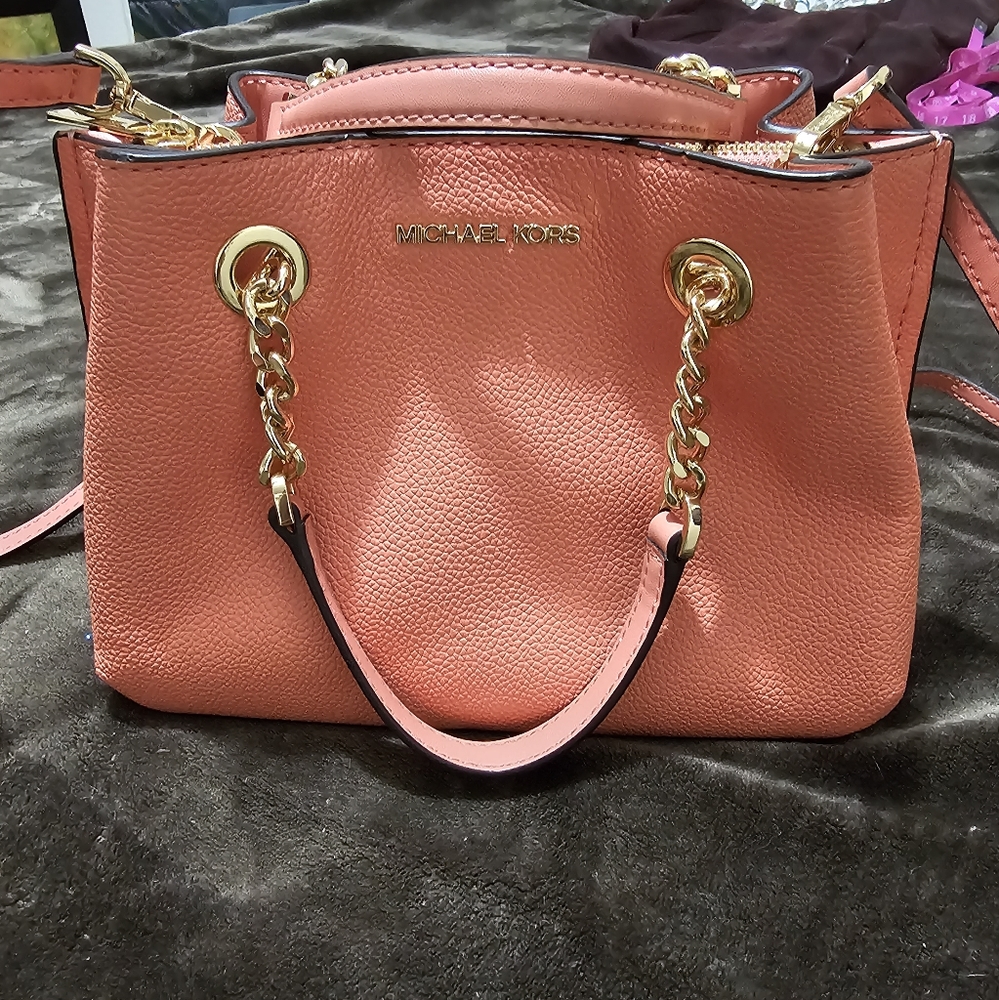 Authentic Michael Kors leather Tote/Crossbody Bag